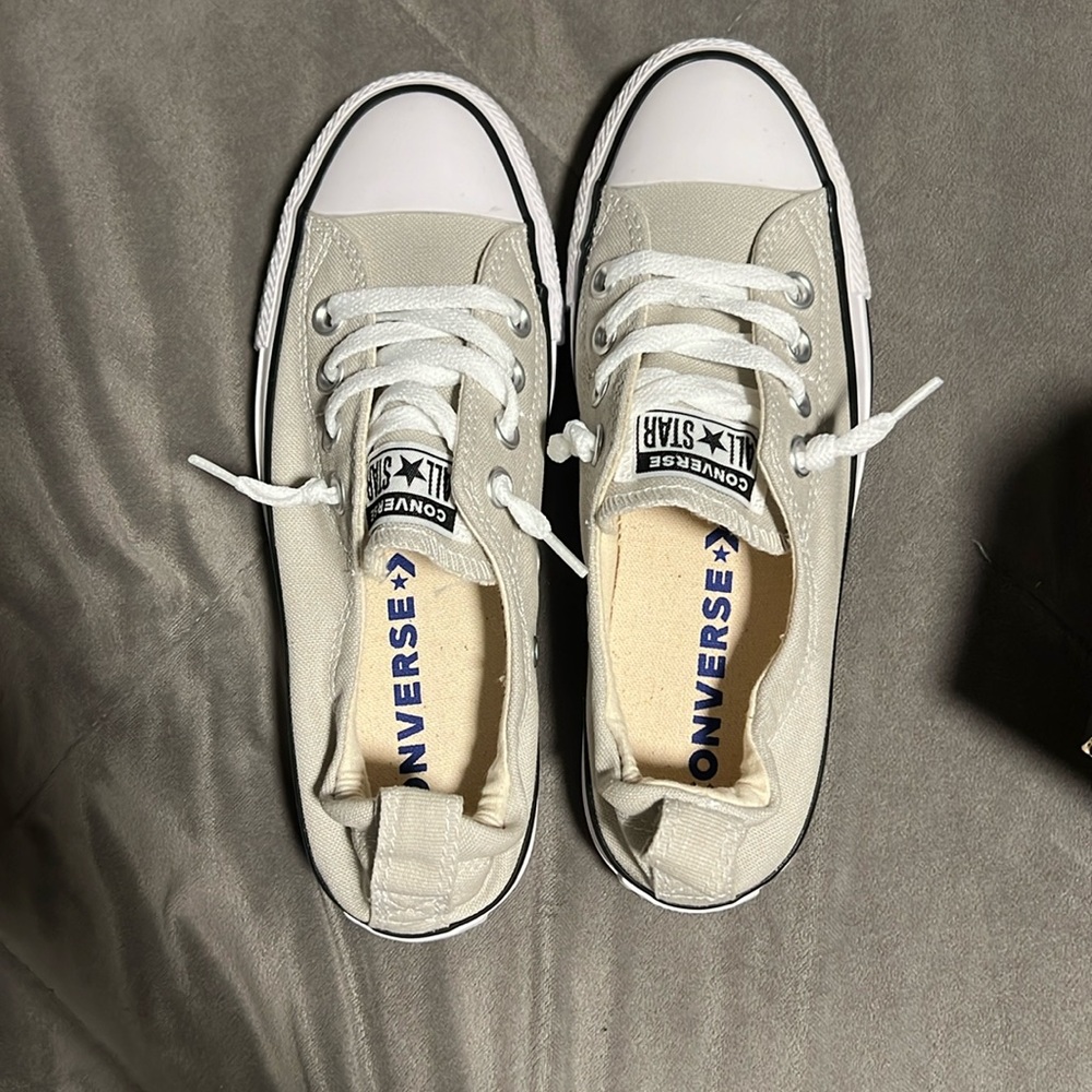 Brand new still in box. Women's 5.5 gray converse